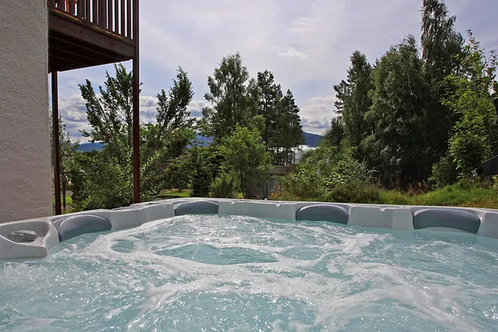 Pool 12 of 18