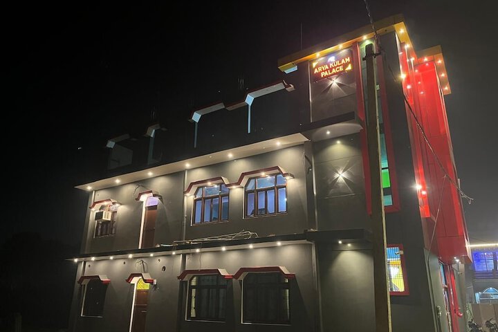 Hotel Arya Kulam Palace