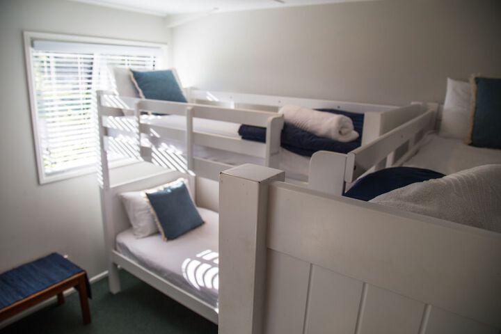 Room 2 of 65