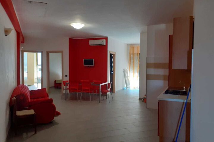Room 6 of 14