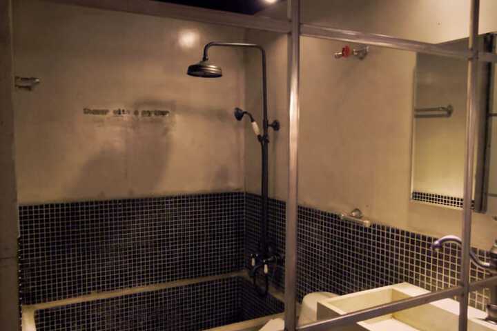 Room 40 of 67