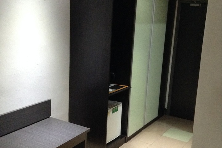Room 6 of 32