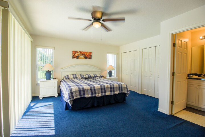 Room 4 of 13
