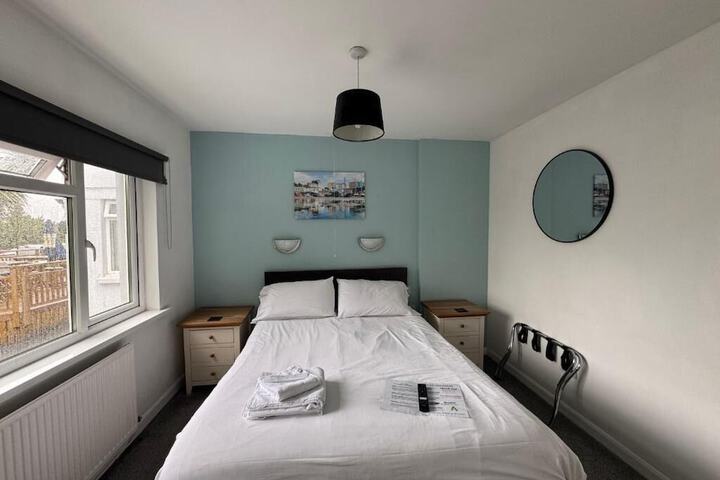 Room 9 of 32
