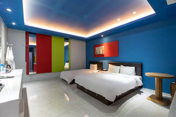 Room 22 of 40