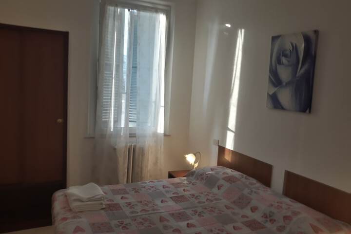 Room 4 of 16