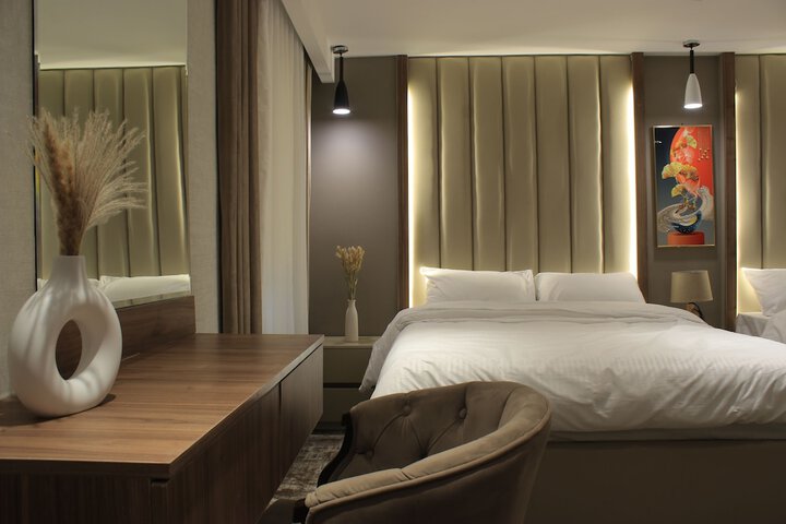 Room 10 of 48