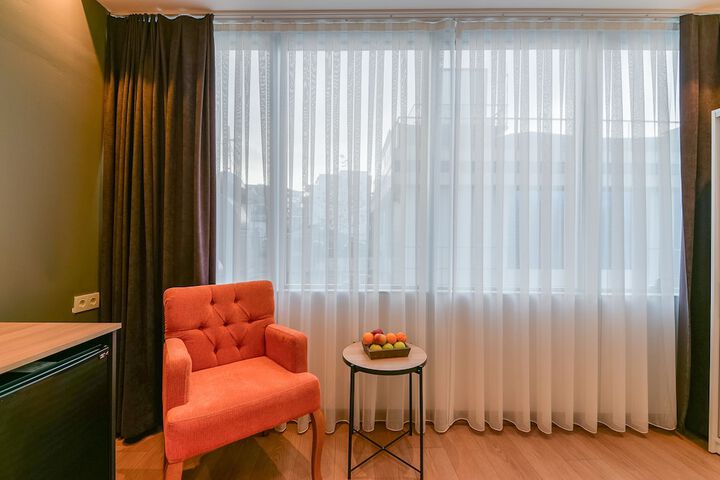 Room 15 of 34
