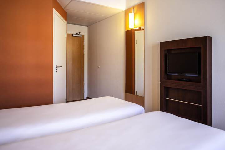 Room 18 of 60