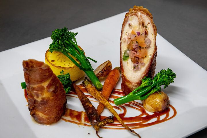 Dining 8 of 50