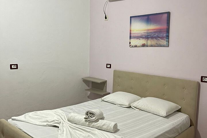 Room 8 of 14