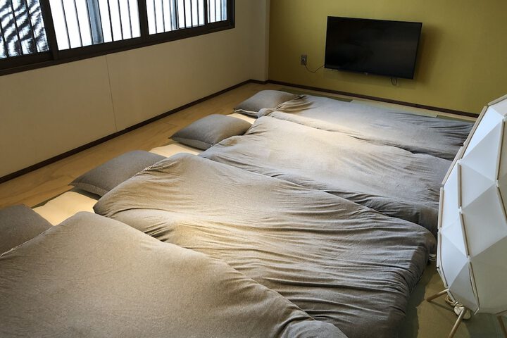 Room 12 of 27