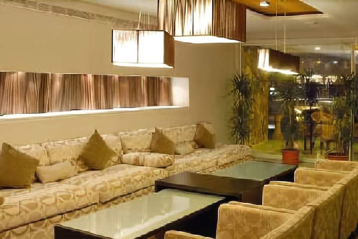 Entrance & Lobby