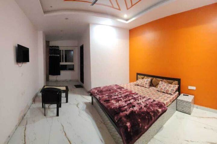 Room 3 of 13
