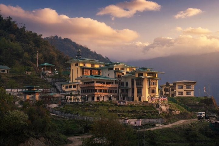 Norbu Lingka Resort