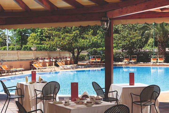 Pool Hotel