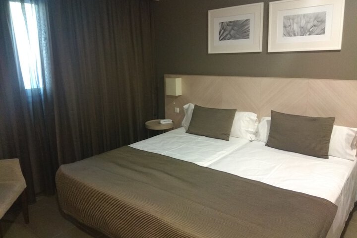 Room 7 of 37
