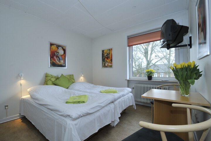Room 3 of 45
