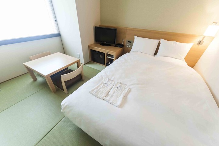 Room 5 of 85