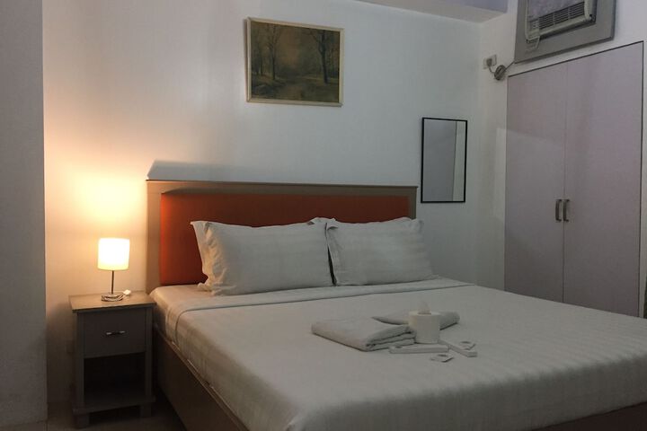 Room 12 of 26