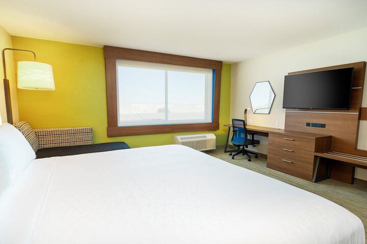 Room 8 of 38