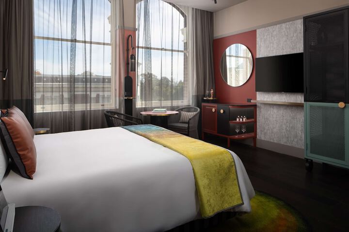 Room 13 of 46