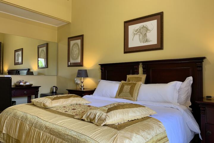 Room 4 of 143