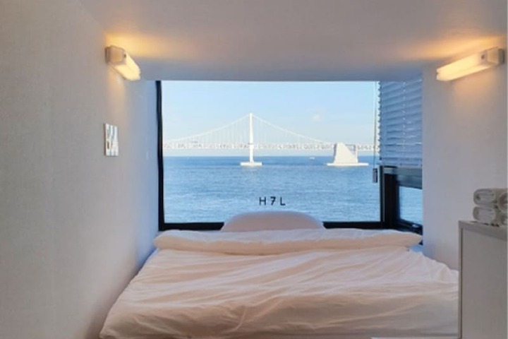 Room 21 of 72