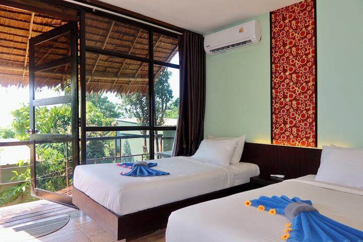 Room 10 of 48