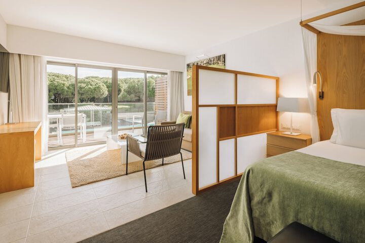 Room 10 of 84