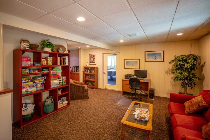 Guest Lobby