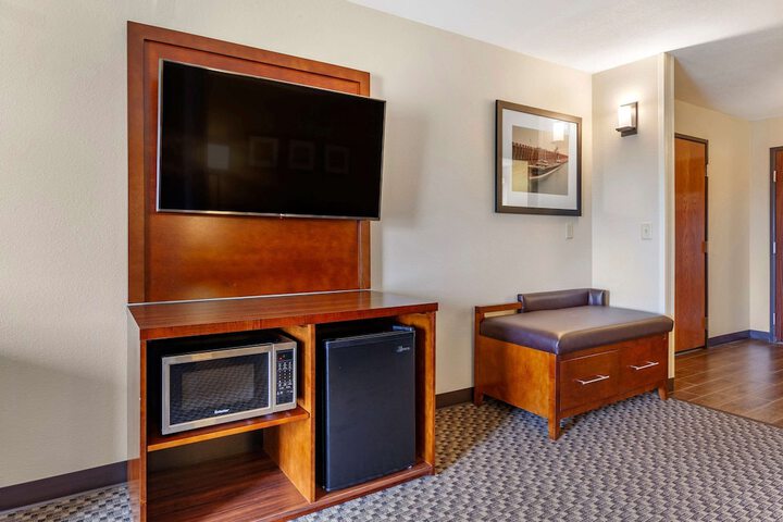 Room 6 of 22