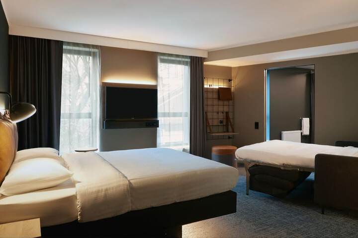Room 7 of 43