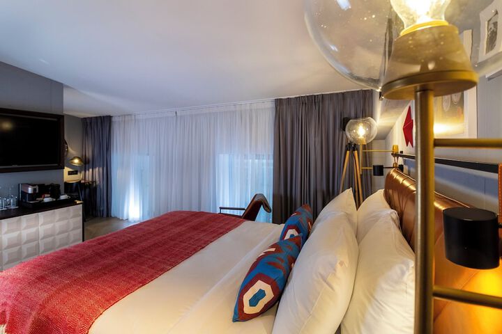 Room 28 of 147