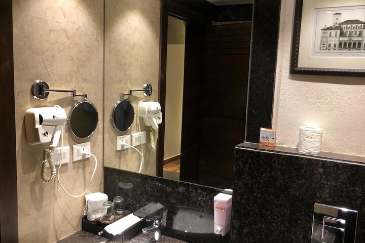 Room 45 of 74