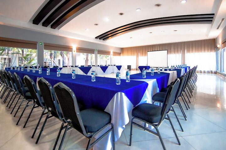 Ballroom/Hall 126 of 179