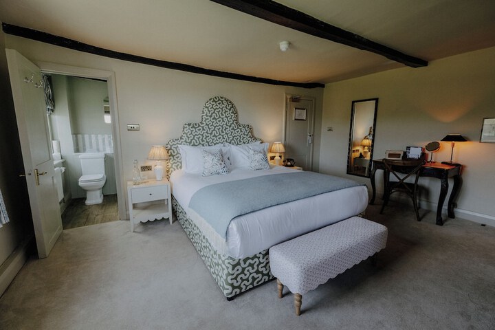 Room 8 of 32