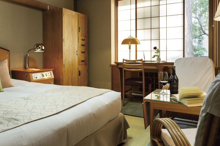 Room 10 of 40
