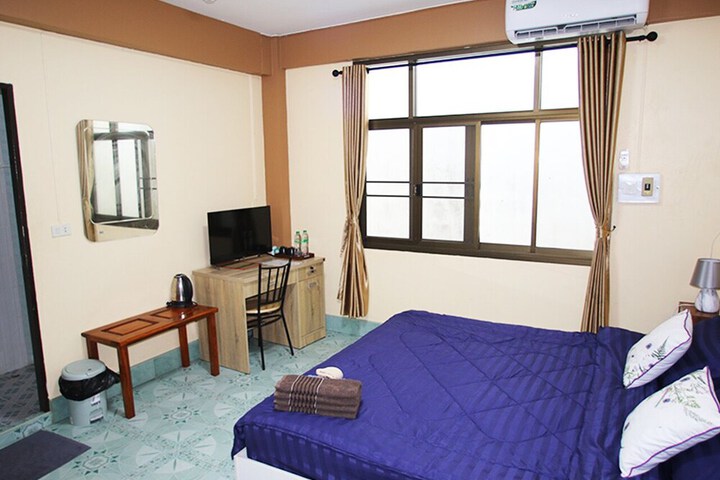 Room 6 of 19