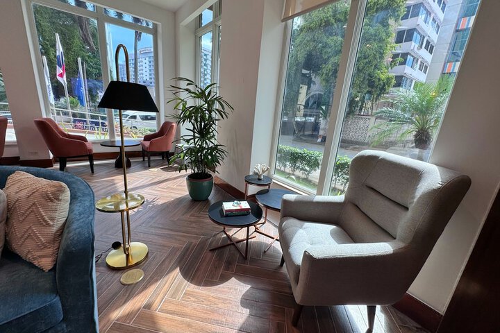 Entrance & Lobby