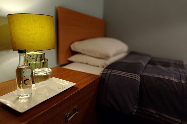 Room 12 of 27