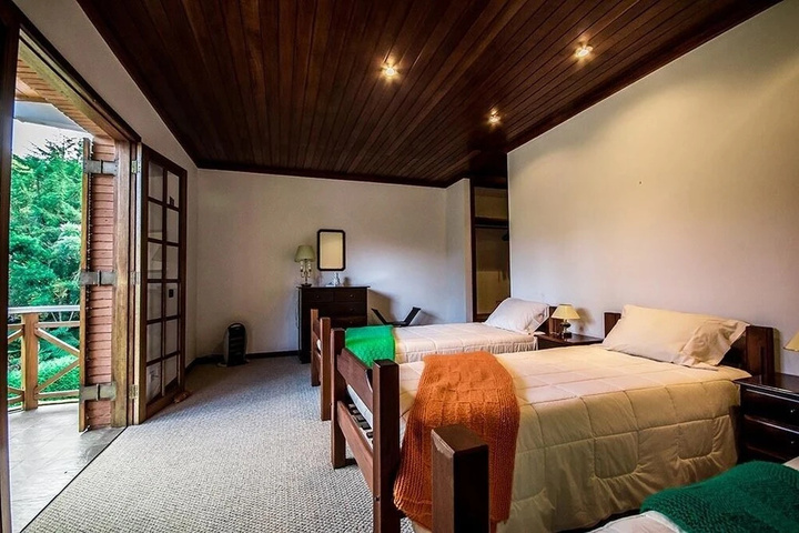 Room 6 of 20