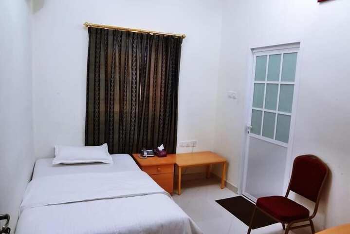Room 10 of 19