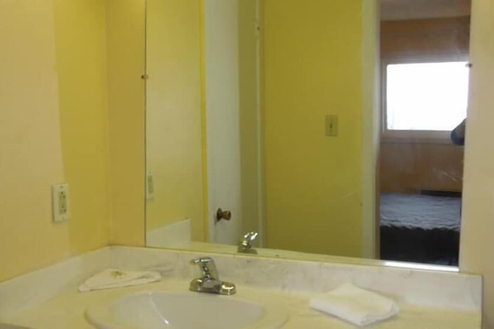 Room 6 of 7