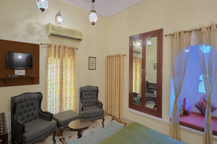 Room 15 of 37