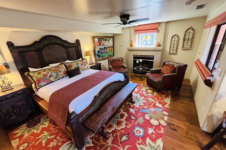 Room 83 of 285