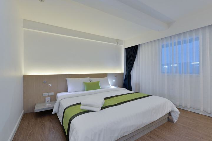 Room 6 of 36