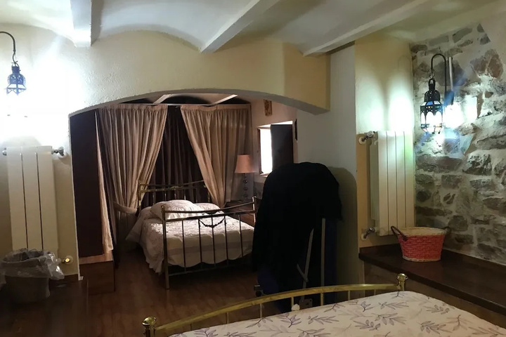 Room 2 of 14