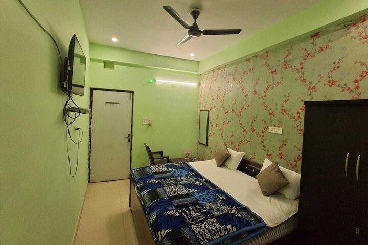 Room 15 of 35