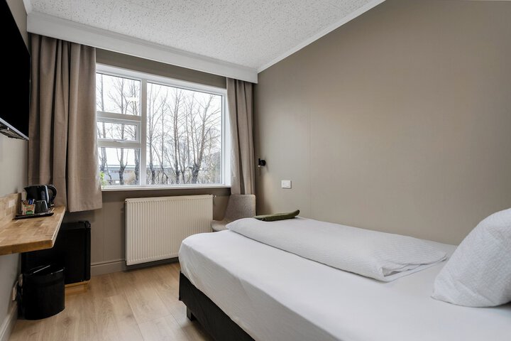 Room 5 of 49